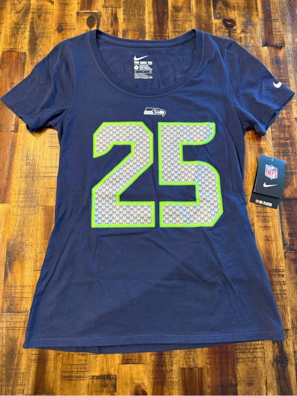 NWT Nike athletic cut tee women's scoopneck sz S blue, gray Seahawks fan 25 soft